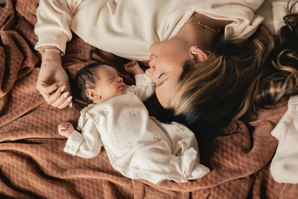 Más de 356.000 permisos por nacimiento tramitados en lo que va de 2025